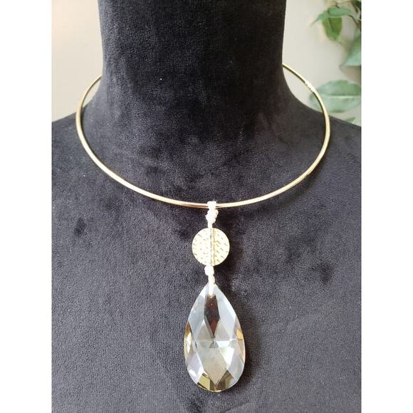 Women's Gold Collar Necklace Crystal Teardrop Pendant Lobster Clasp Elegant - Picture 1 of 6